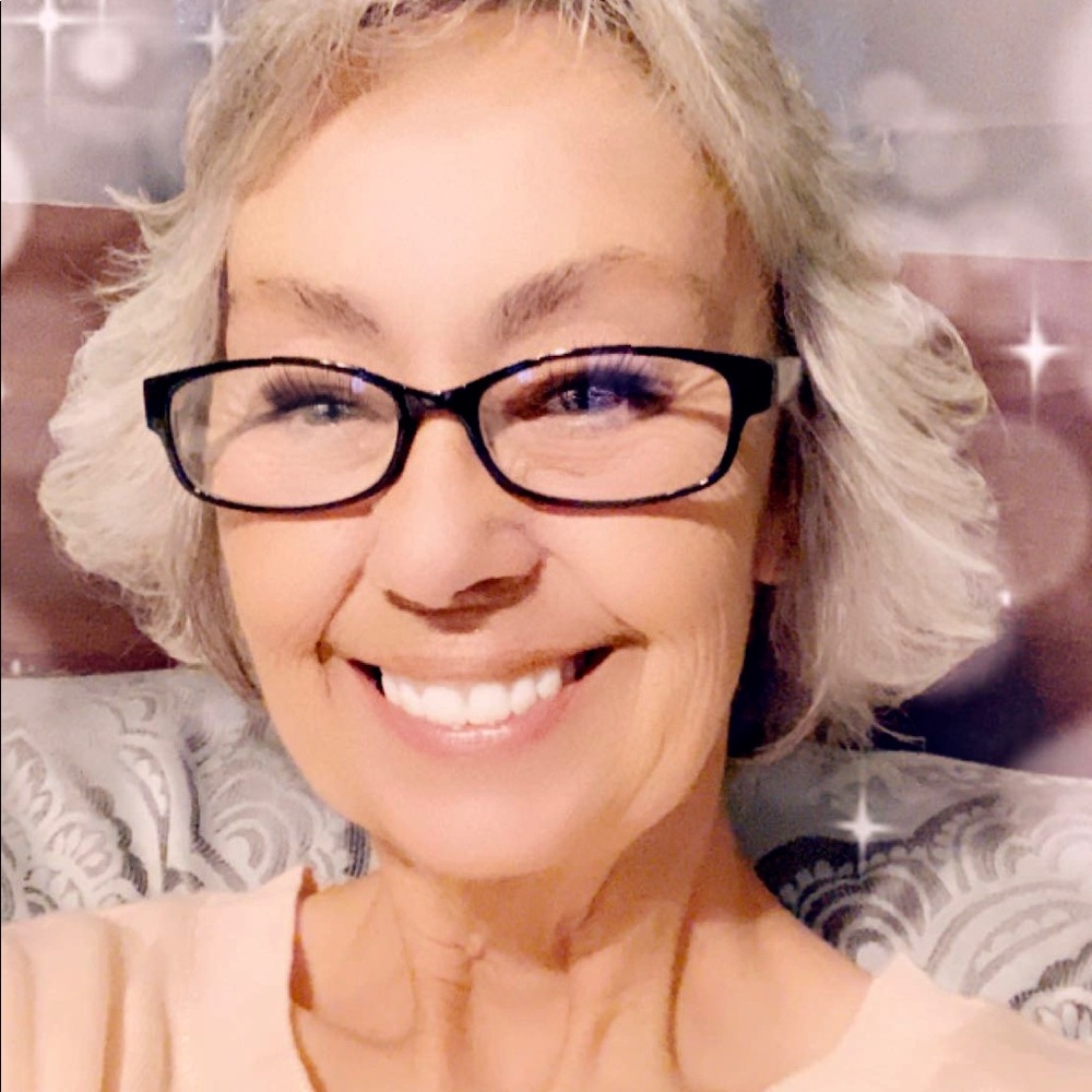 Meet your Posher, Loretta